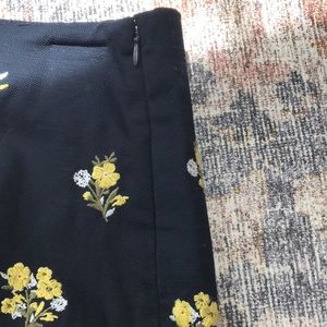 LOFT Navy Embroidered Floral Skirt-Sz 6